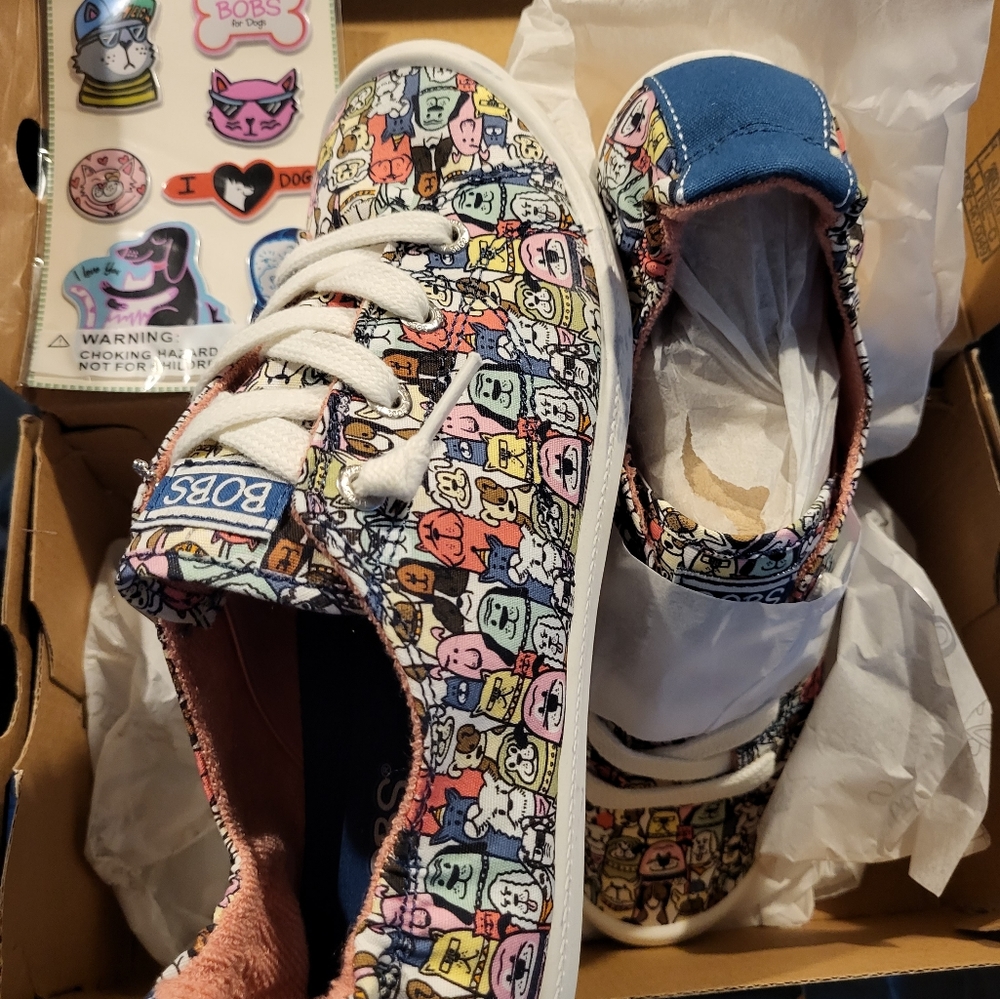LAAST CHANCE: Women's Bob's Rovers Rally Shoes, size 8